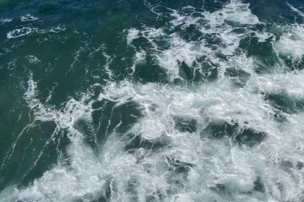 在大西洋上的波浪 — 图库照片