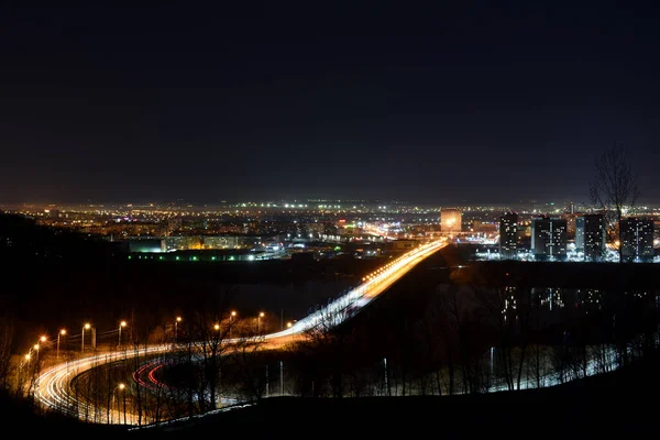 Gece Köprüde Trafik Vardı — Stok fotoğraf