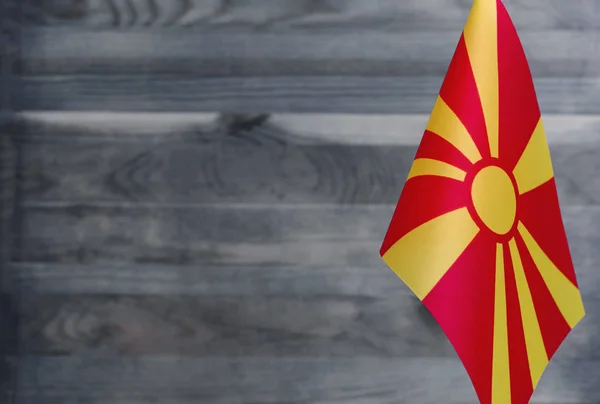 Fragmento Bandera República Macedonia Del Norte Primer Plano Madera Borrosa —  Fotos de Stock