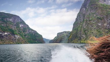 Flam 'den Bergen' e feribotla git..