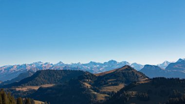 Berge und Gipfel der Schweizer Alpen