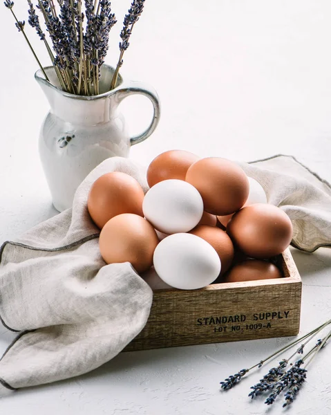 Çiğ yumurta arka plan ışık