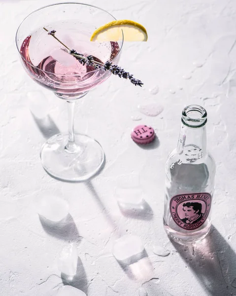 Kiraz tonik limon ile