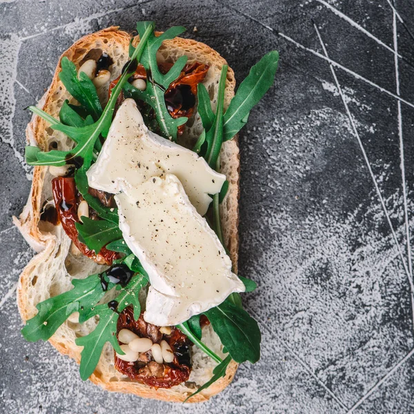 Domates ve peynir ile tapas