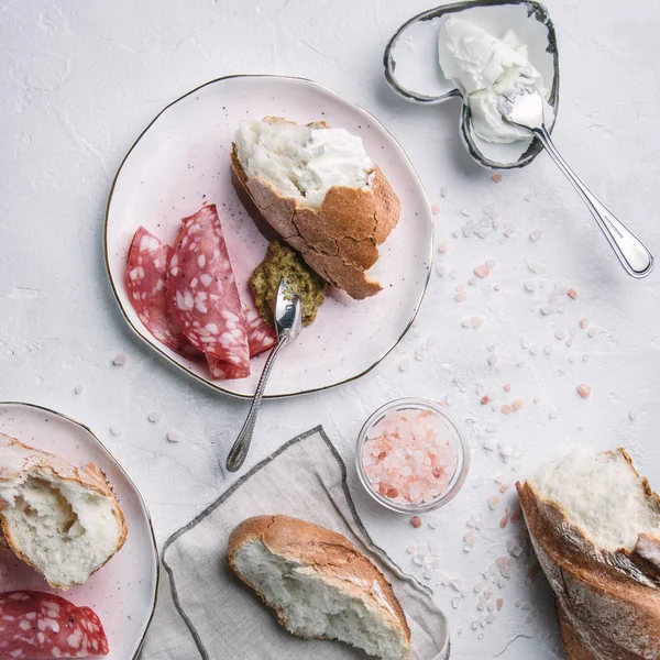 baget ile peynir ve chorizo