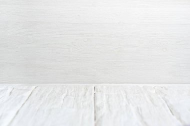 Kopya alanı olan beyaz ahşap tablo dokusu arkaplanı.