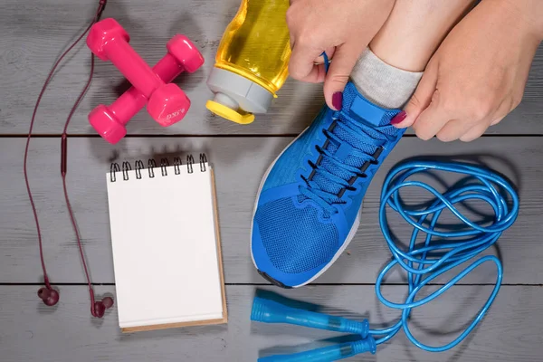 Training Exercise List Mockup Blank Page Notepad Sneakers Jumping Rope — Stock Photo, Image