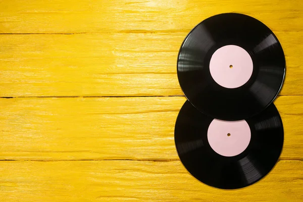 Disco Vinile Fondo Piatto Legno Giallo — Foto Stock