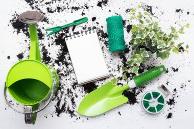Bahçe ipuçları modeli. Bahçıvanlık listesi. Bahçe malzemeleri listesi.