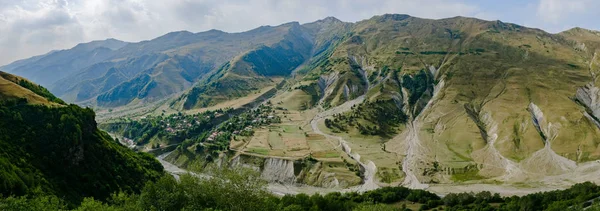 Panorama över bergen i Georgien — Stockfoto