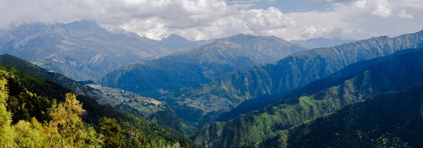 Panorama de montanhas na Geórgia. Svaneti. — Fotografia de Stock