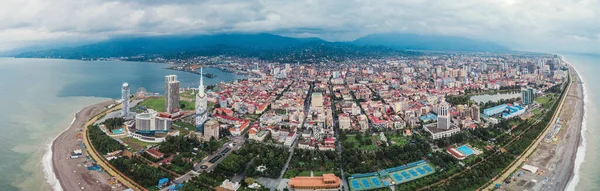 Paisagem panorâmica aérea da cidade de Batumi e linha costeira, Geórgia . — Fotografia de Stock