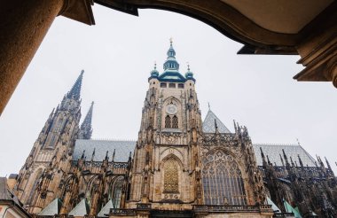St. Vitus, Çek Cumhuriyeti 'nin Prag eyaletinde yer alan bir katedraldir..