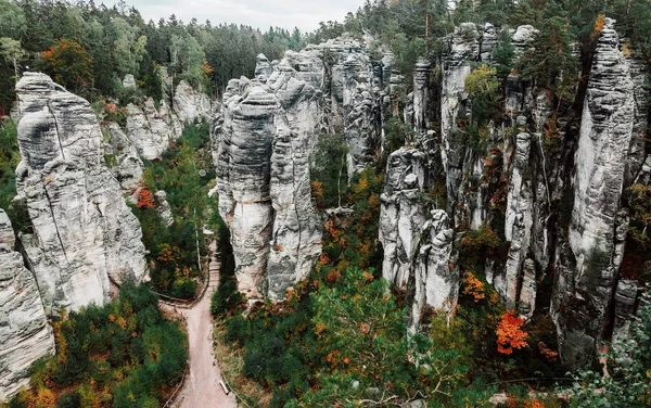 Prachov βράχους και πύργους στο Bohemian Paradise, Τσεχική Δημοκρατία. — Φωτογραφία Αρχείου