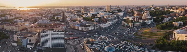 Piękny panoramiczny widok miasta Kazań na zachodzie słońca, Tatarstan, Rosja. — Zdjęcie stockowe