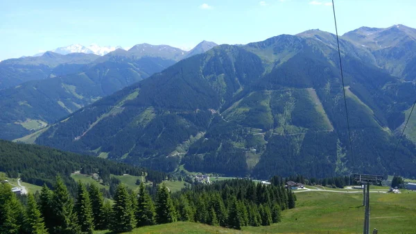 Fragment Une Clôture Bois Dans Café Dans Les Montagnes — Photo