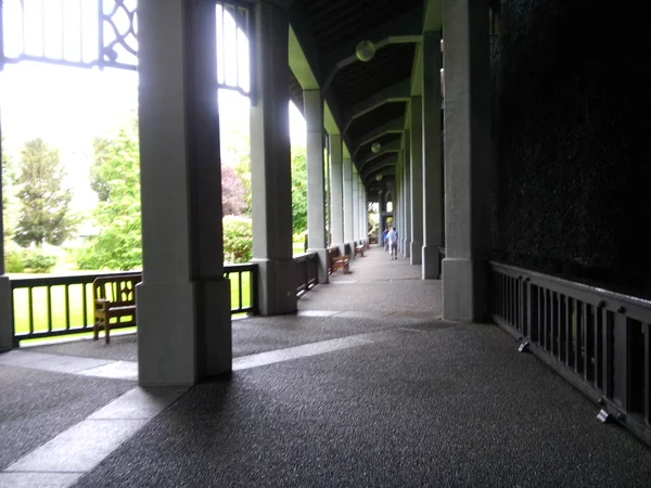 Ahşap parçaları açık spreyi içinde şehir park Bad Reichenhall, Almanya