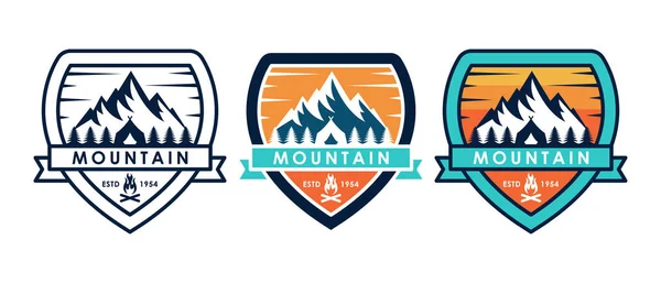 Ensemble Illustration Vectorielle Logo Montagne Modèle Vectoriel Conception Badge Montagne — Image vectorielle