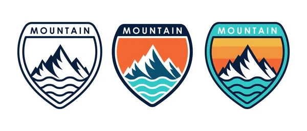 Ensemble Illustration Vectorielle Logo Montagne Modèle Vectoriel Conception Badge Montagne — Image vectorielle