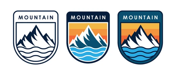 Uppsättning Mountain Logo Vektor Illustration Bergsbricka Design Vektor Mall Design — Stock vektor