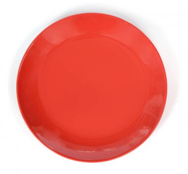 beyaz zemin üzerine kırmızı çanak