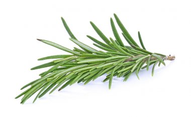 Beyaz arkaplanda biberiye izole edildi