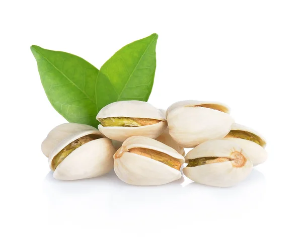 Nueces de pistacho. Aislado sobre un fondo blanco — Foto de Stock