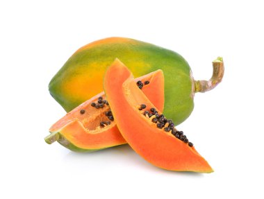 Papaya beyaz arka planda izole edildi.