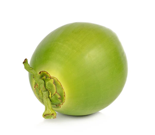 Зеленый кокос фрукты изолированы на белом фоне. — стоковое фото