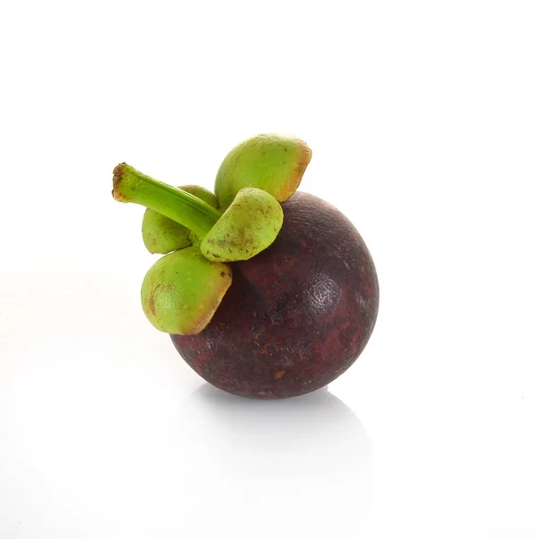 Mangosteen izolované na bílém pozadí — Stock fotografie