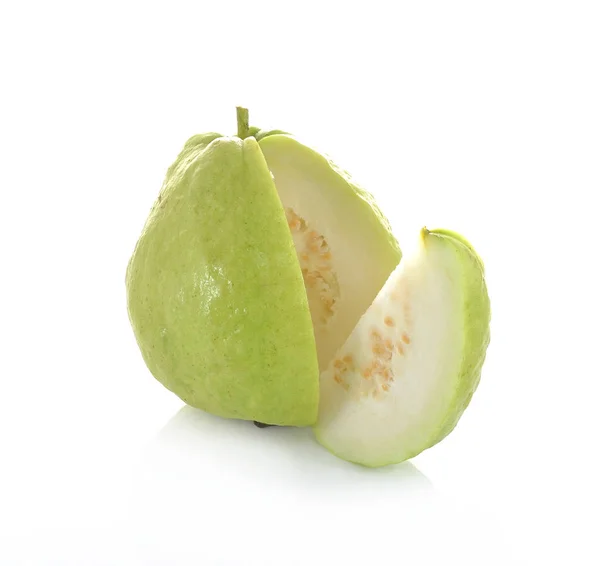 Guava (buah tropis) pada latar belakang putih — Stok Foto