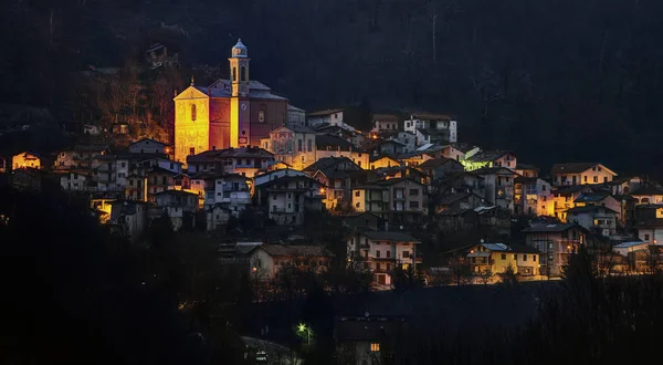 Prea Ein Bergdorf Italien Piemont Bei Nacht — Stockfoto