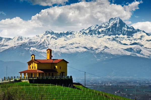 Langhe Partisanenschrein Und Monviso Die Kirche Des Partisanenheiligtums Bastia Mondovi — Stockfoto