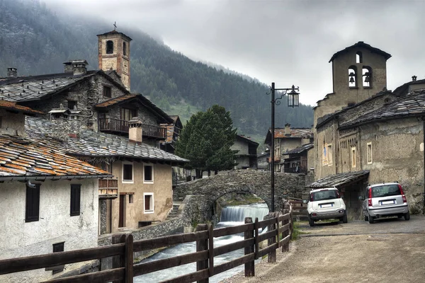 Das schöne dorf chianale - pontechianale — Stockfoto