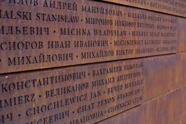 Katyn Russia 12.10.2019: Siyasi baskı mağdurları için uluslararası anma töreni. Katyn Ormanı 'nda.