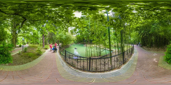 Vista beatiful do arboretum e da natureza (Dendrarium ) — Fotografia de Stock