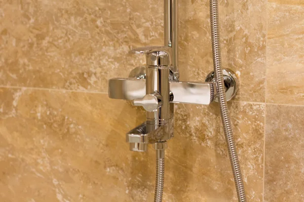 Luxe huis badkamer douche in huis — Stockfoto