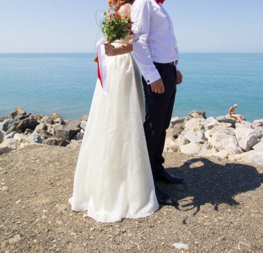 Gelin ve Damat Düğün buket gül tutan