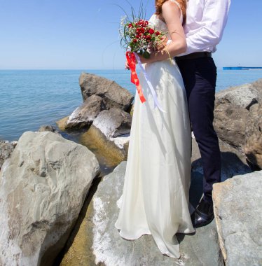 Gelin ve Damat Düğün buket gül tutan