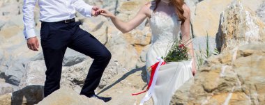 Gelin ve Damat Düğün buket gül tutan