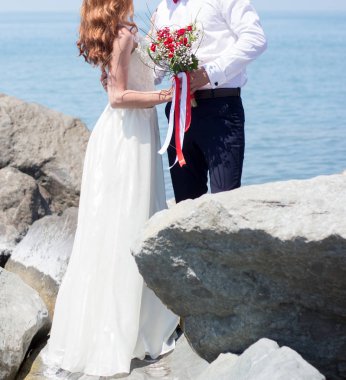 Gelin ve Damat Düğün buket gül tutan