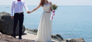 Gelin ve Damat Düğün buket gül tutan