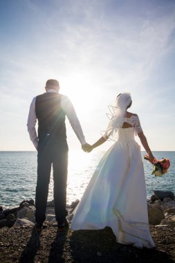 Gelin ve Damat Düğün buket gül tutan