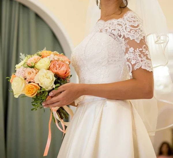 Bride Wedding Bouquet — Stock Photo, Image