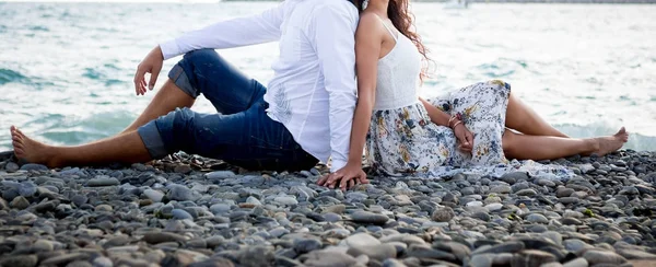 Jovem Casal Feliz Praia — Fotografia de Stock