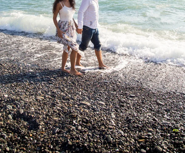 Jovem Casal Feliz Praia — Fotografia de Stock