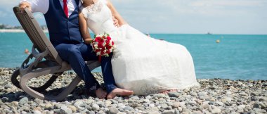 Gelin ve Damat Düğün buket gül tutan