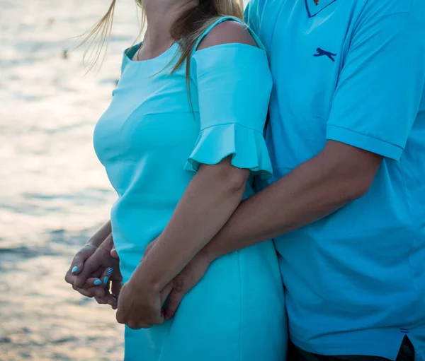 Marido Esposa Abraço Junto Mar — Fotografia de Stock