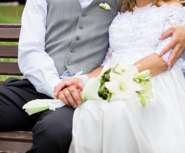 Bride Groom Holding Wedding Bouquet — Stock Photo, Image