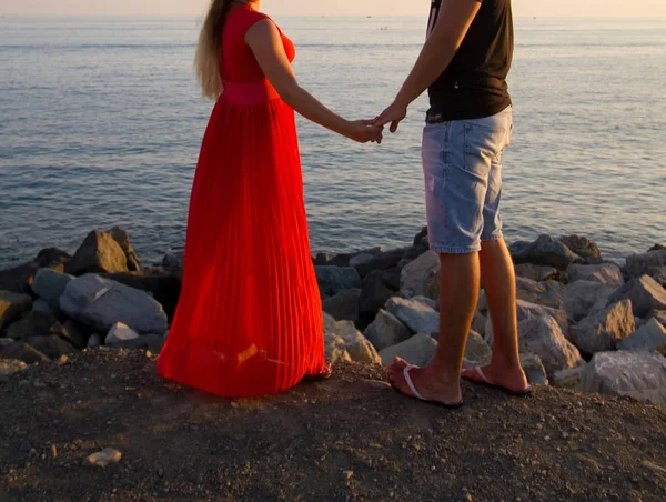 Junges Glückliches Paar Strand — Stockfoto